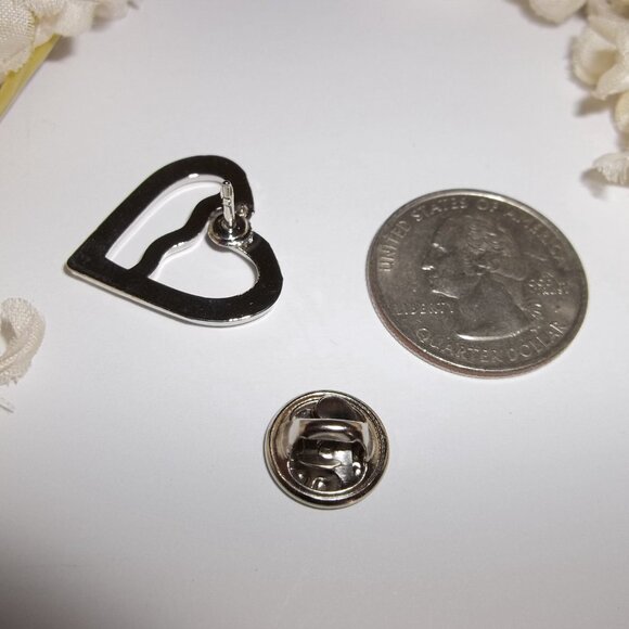 Silver Heart Pin Brooch Small Fashion Accessory Jewelry Gift Idea Woman D189 - Picture 3 of 5